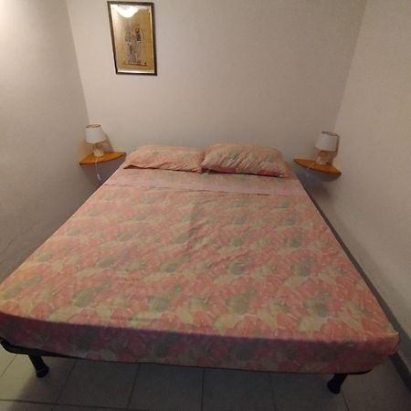 Casa Vacanze Cettina Home 3 Mt 50 Dal Mare Terra Mala Exterior photo