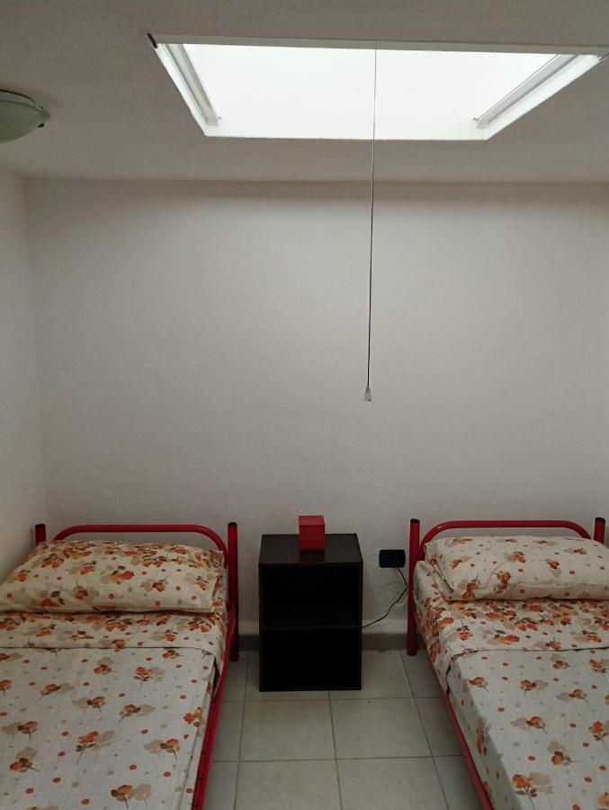Casa Vacanze Cettina Home 3 Mt 50 Dal Mare Terra Mala Exterior photo